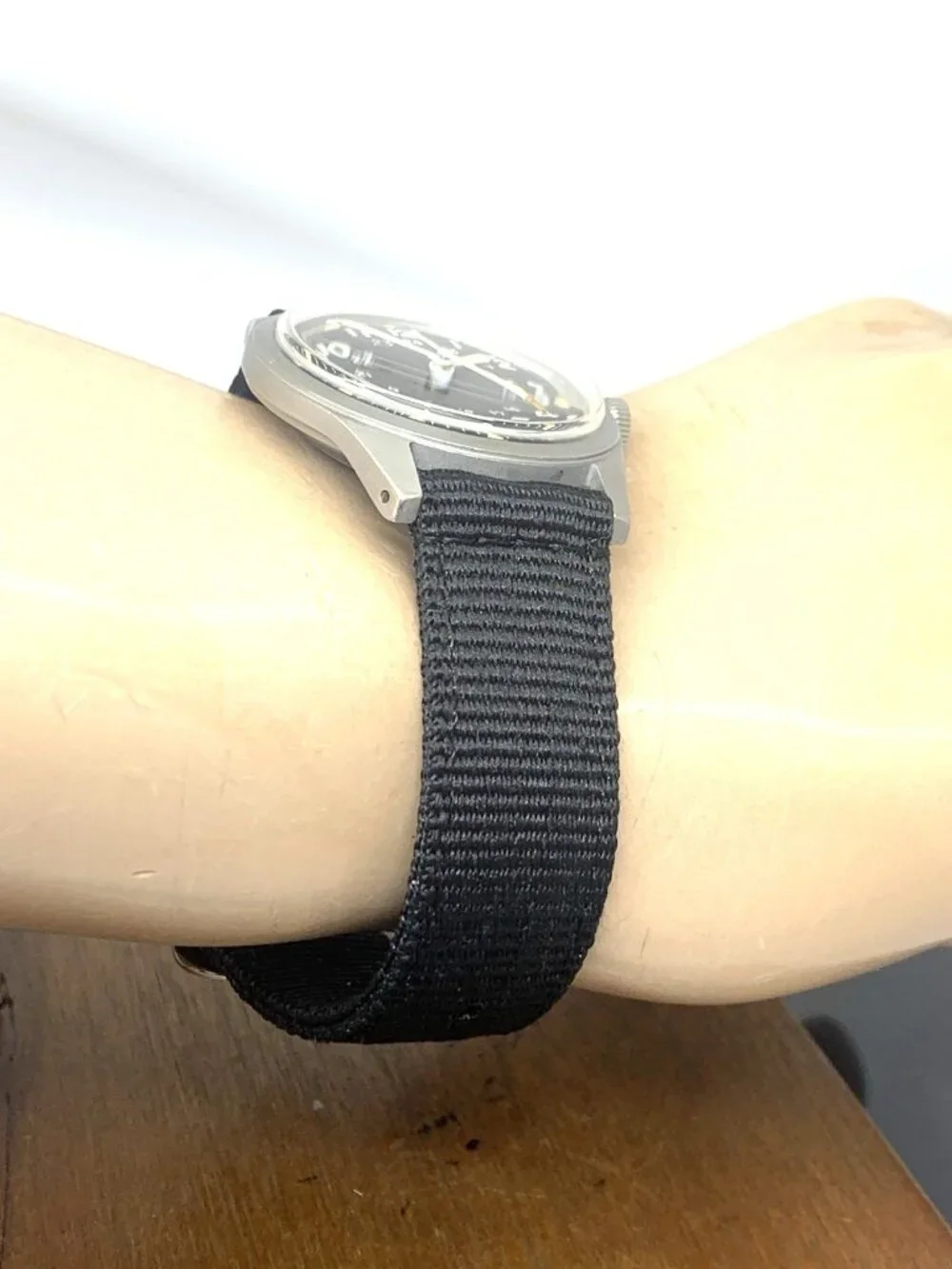 Benrus Mens Watch DTU-2A/P Vietnam Era Vintage Military Jan 1967 Nylon Band 34mm